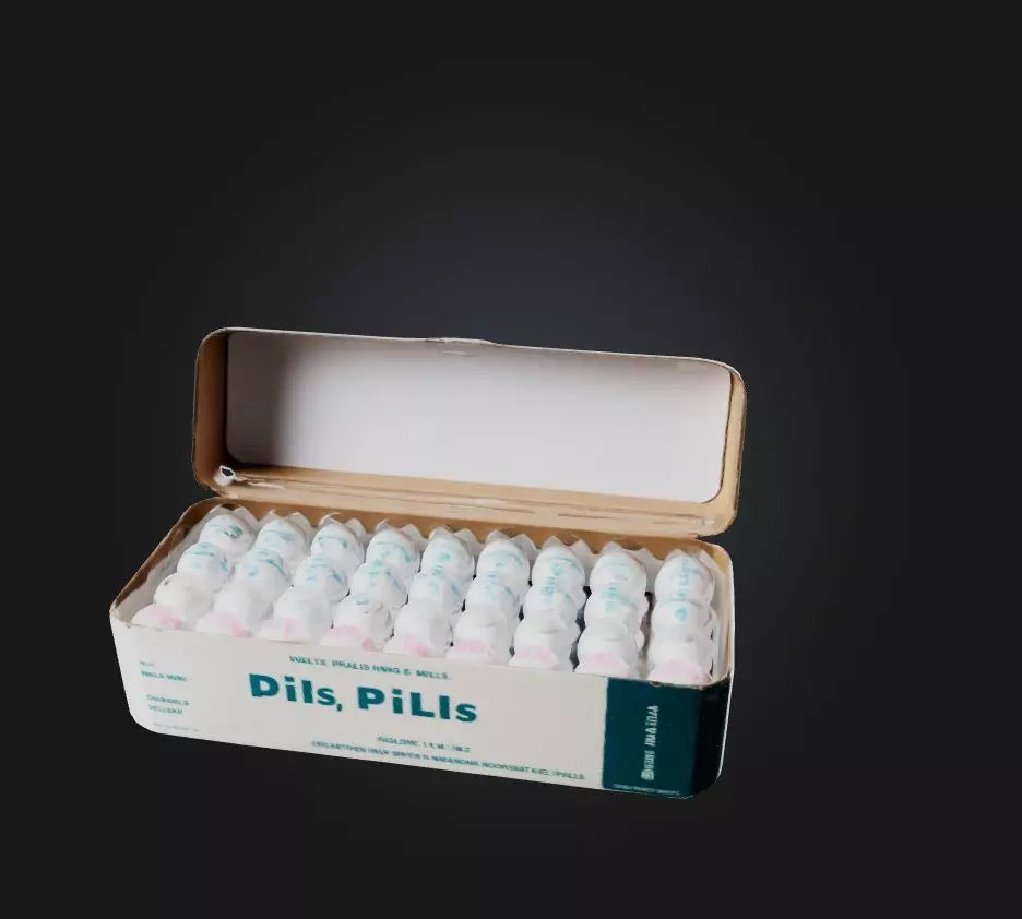 3D model 1 box of pills VR / AR / low-poly