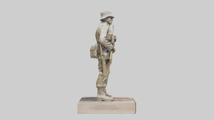 Commemorative Soldier Statue model VR / AR / low-poly