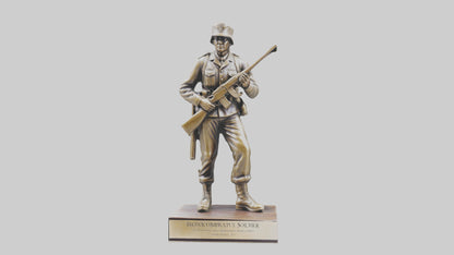Commemorative Soldier Statue model VR / AR / low-poly