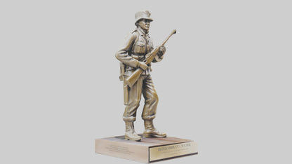 Commemorative Soldier Statue model VR / AR / low-poly